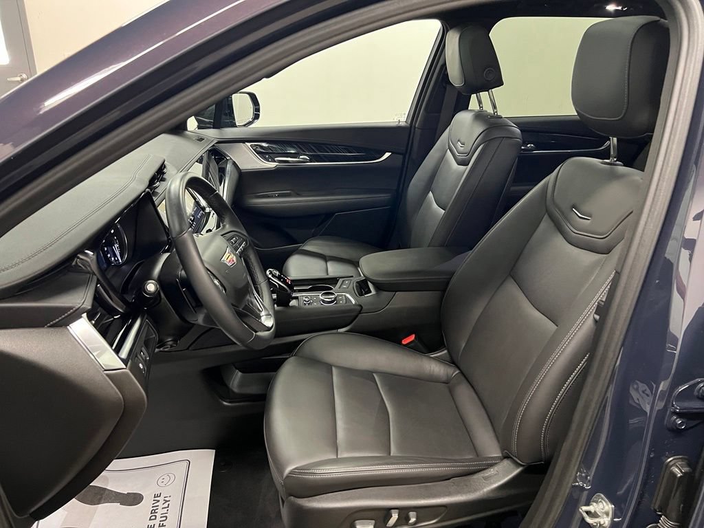 Certified 2025 Cadillac XT6 Premium Luxury AWD/4WD image 31