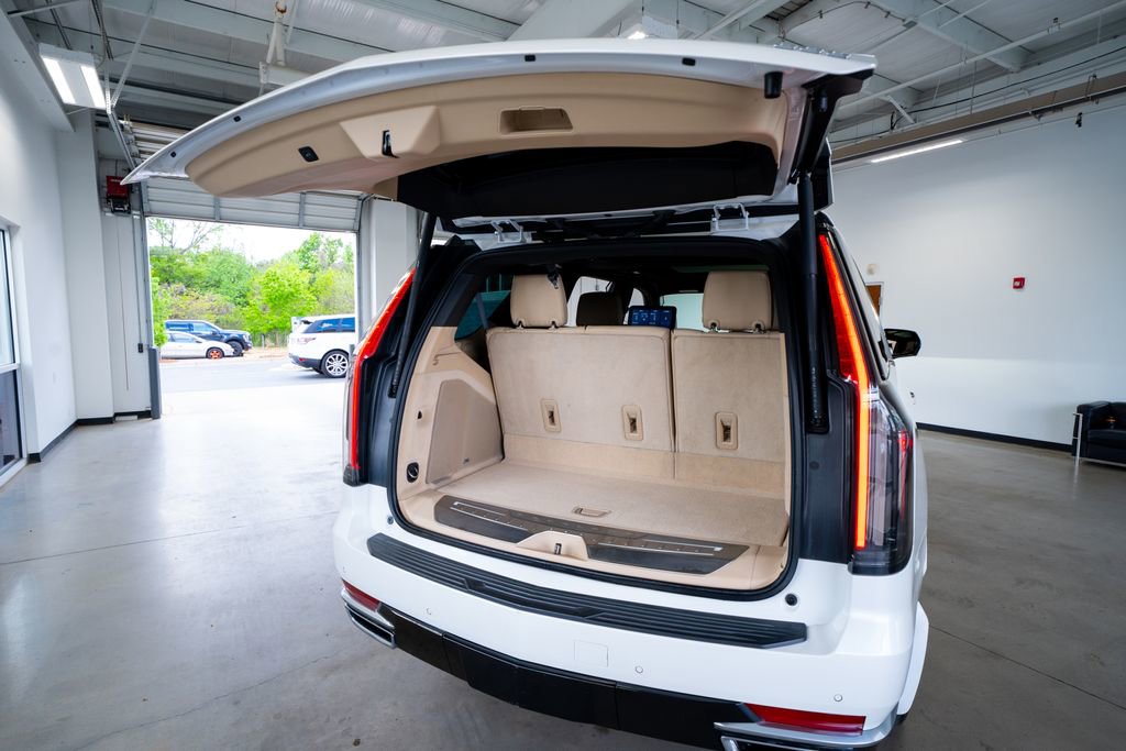 Used 2021 Cadillac Escalade Premium Luxury image 57