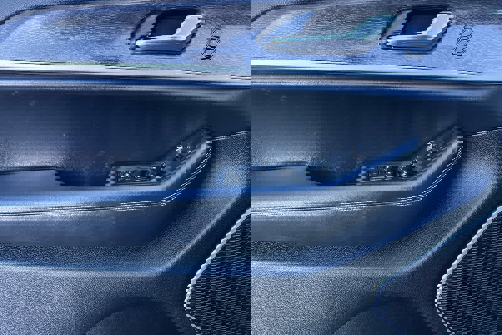 Used 2022 Jeep Grand Cherokee L Limited w/ Trailer Tow Group (B) image 12