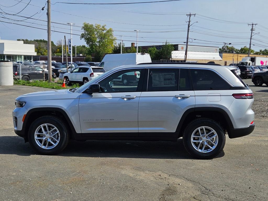 New 2025 Jeep Grand Cherokee Laredo X w/ Luxury Tech Group I image 2