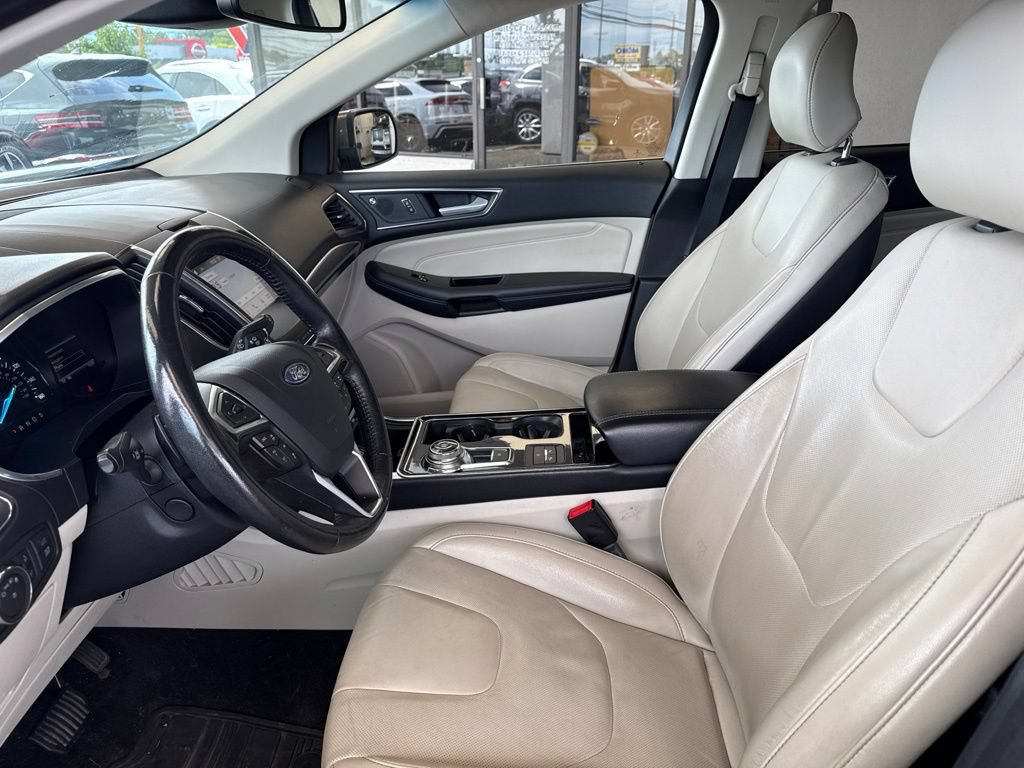 Used 2019 Ford Edge Titanium w/ Equipment Group 301A AWD/4WD image 14