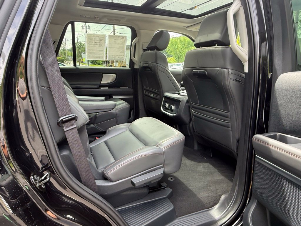 Used 2025 Ford Expedition Active AWD/4WD image 23