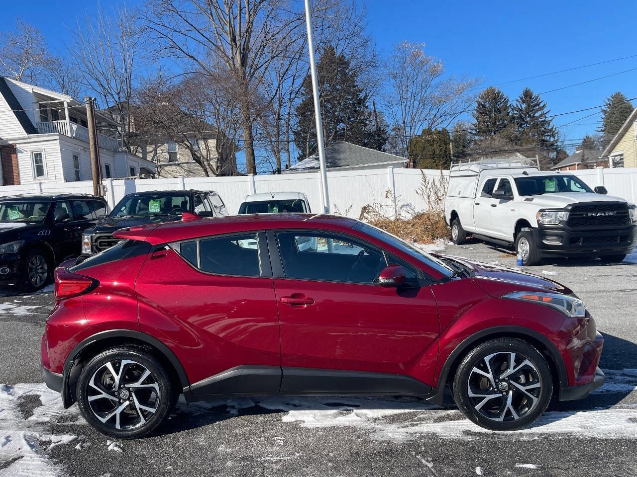 Used 2018 Toyota C-HR XLE FWD image 7