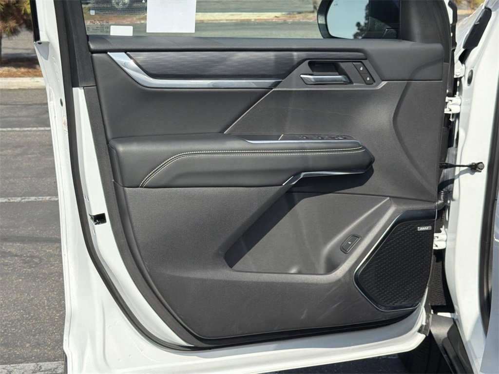 Used 2025 GMC Acadia Elevation image 19