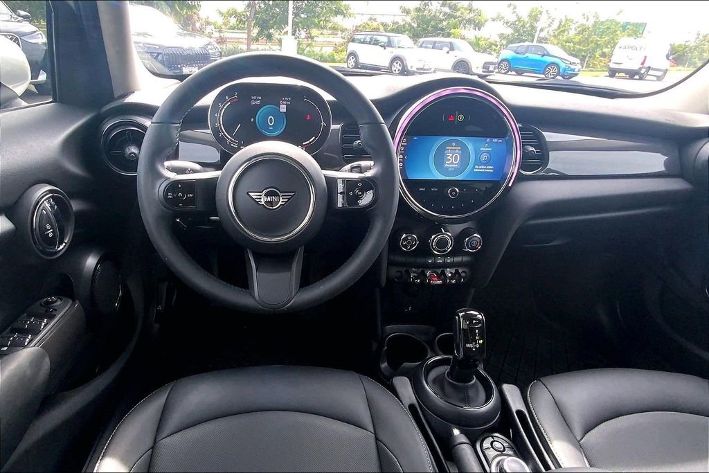 Certified 2024 MINI Cooper 4-Door Hardtop image 6