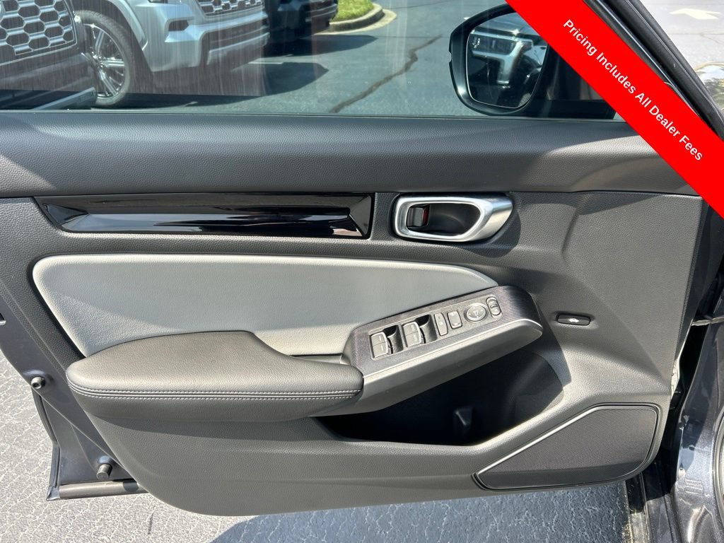 Used 2025 Honda Civic Sport Touring image 4