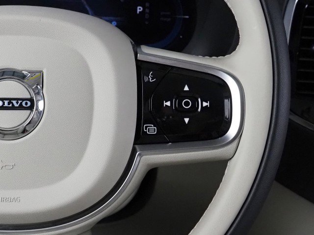 Used 2025 Volvo XC90 T8 Plus w/ Protection Package Premier image 23