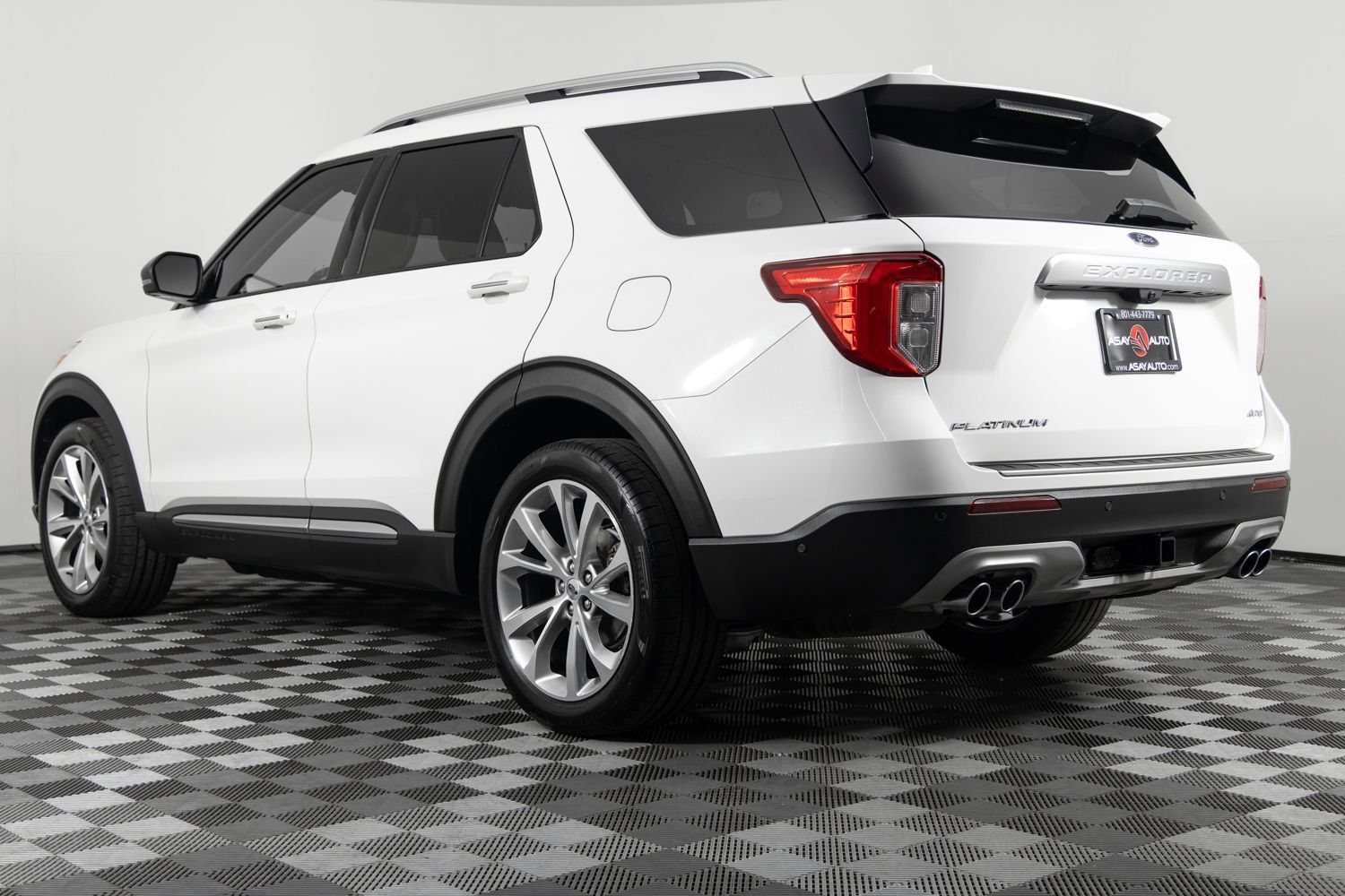 Used 2021 Ford Explorer Platinum w/ Equipment Group 601A image 4