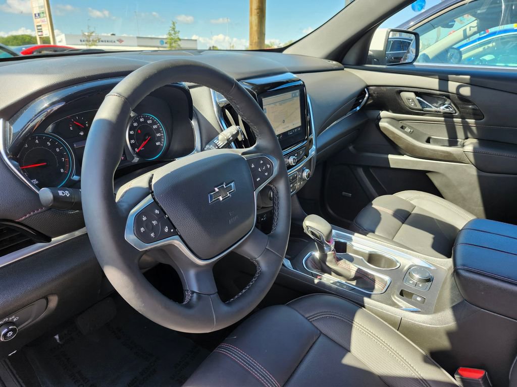 Used 2023 Chevrolet Traverse RS image 5