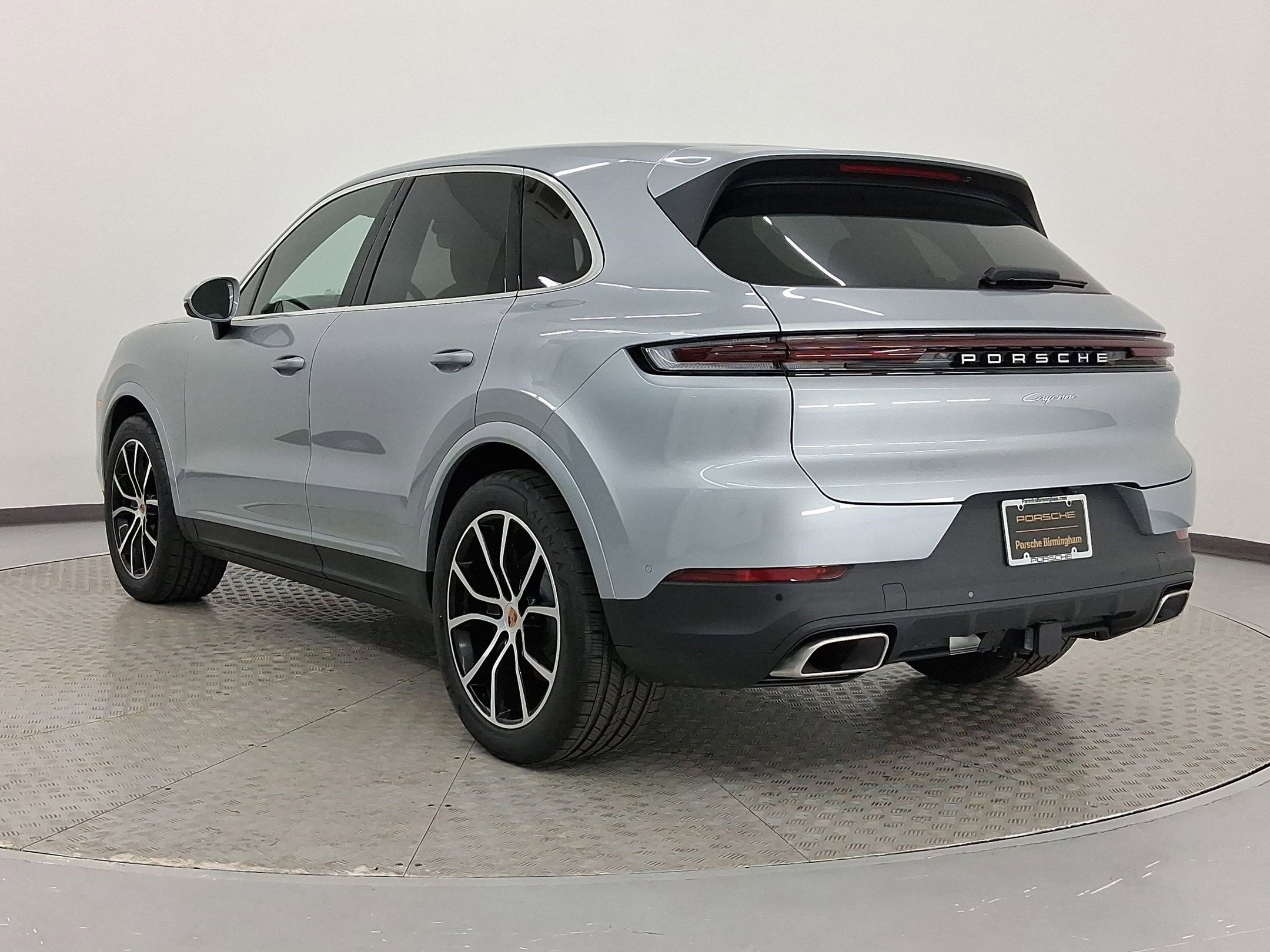 New 2026 Porsche Cayenne AWD/4WD image 3