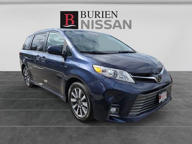 Used 2020 Toyota Sienna XLE w/ XLE Navigation Package AWD/4WD image 4