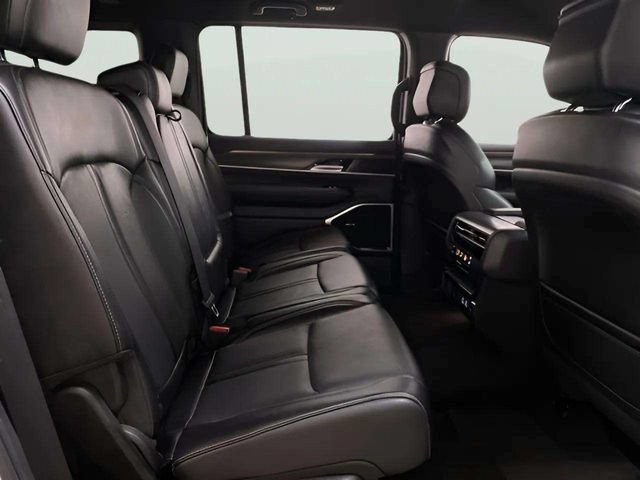 Used 2024 Jeep Wagoneer Series II w/ Flexible Seating Group RWD image 83