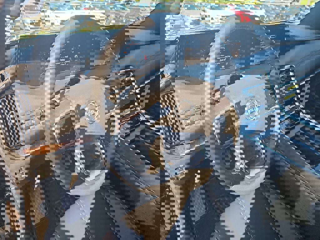 New 2026 Nissan Armada SL w/ Captain's Chari Seat Package image 8