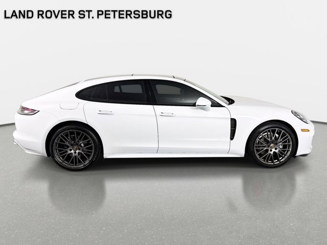 Used 2023 Porsche Panamera 4 Platinum Edition image 4