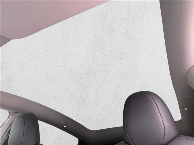 Used 2024 Tesla Model Y 2WD image 12