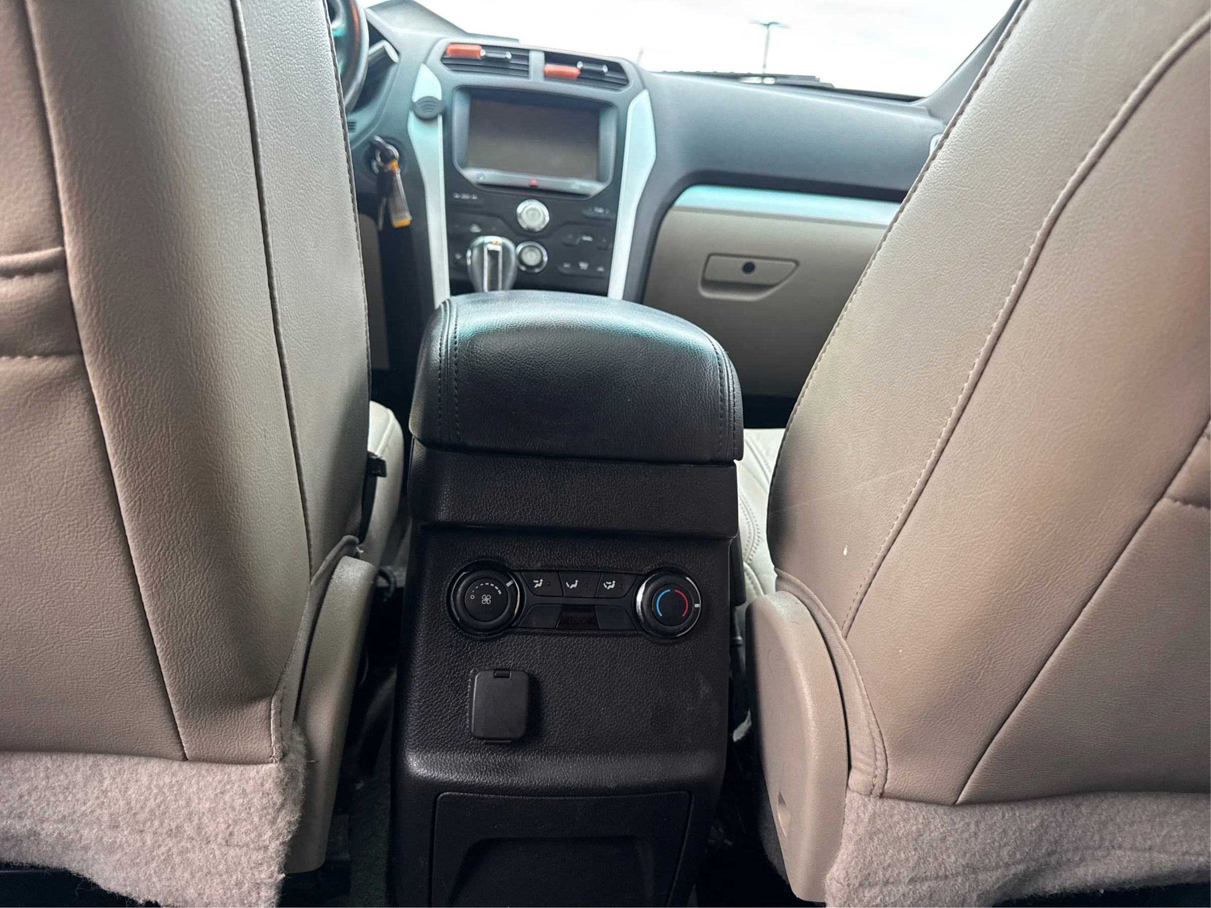 Used 2014 Ford Explorer XLT w/ Equipment Group 202A FWD image 20