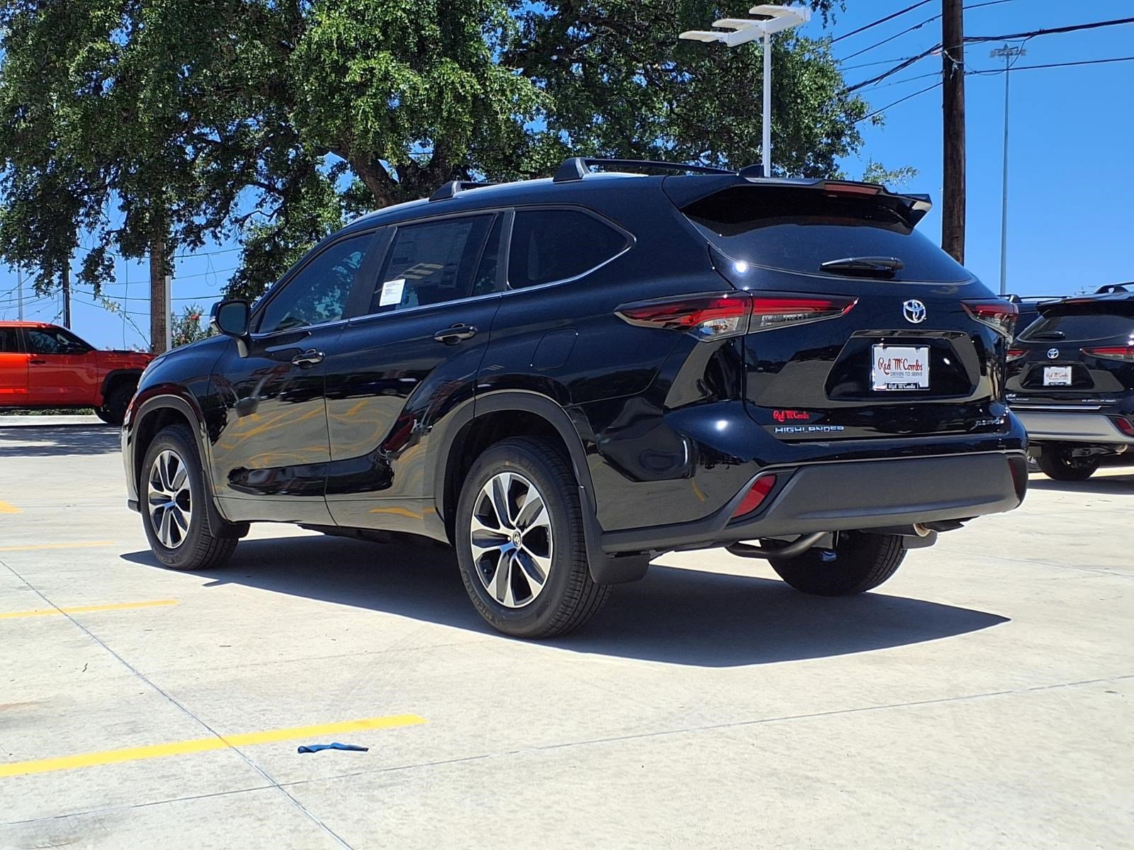 New 2026 Toyota Highlander XLE AWD/4WD image 5