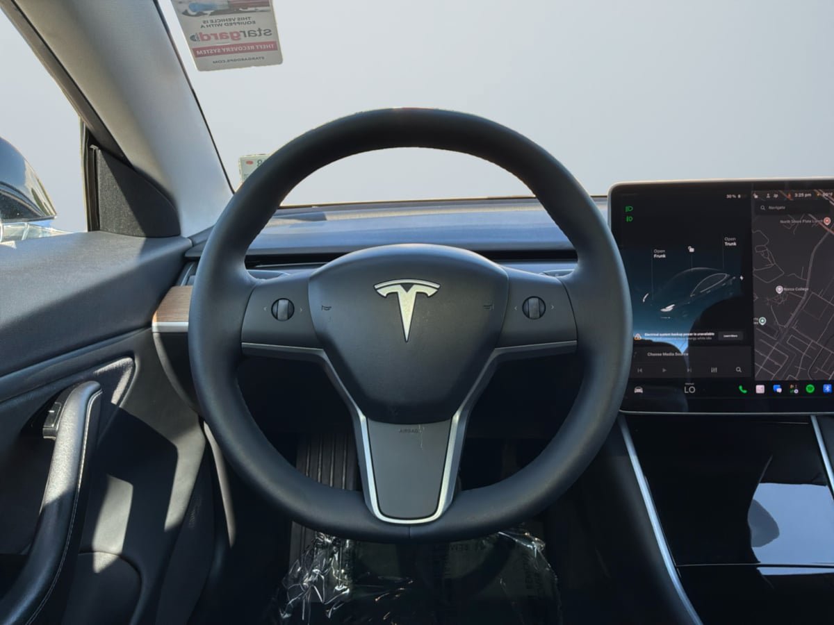 Used 2018 Tesla Model 3 Long Range RWD image 11