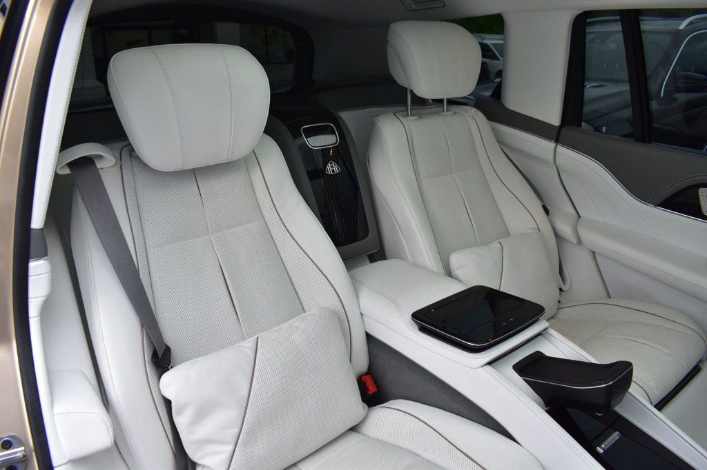 Used 2023 Mercedes-Benz Maybach GLS 600 4MATIC image 24