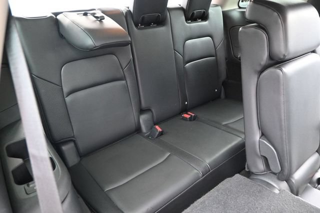 Used 2025 Nissan Pathfinder SL AWD/4WD image 17