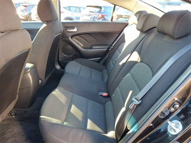 Used 2017 Kia Forte LX image 9