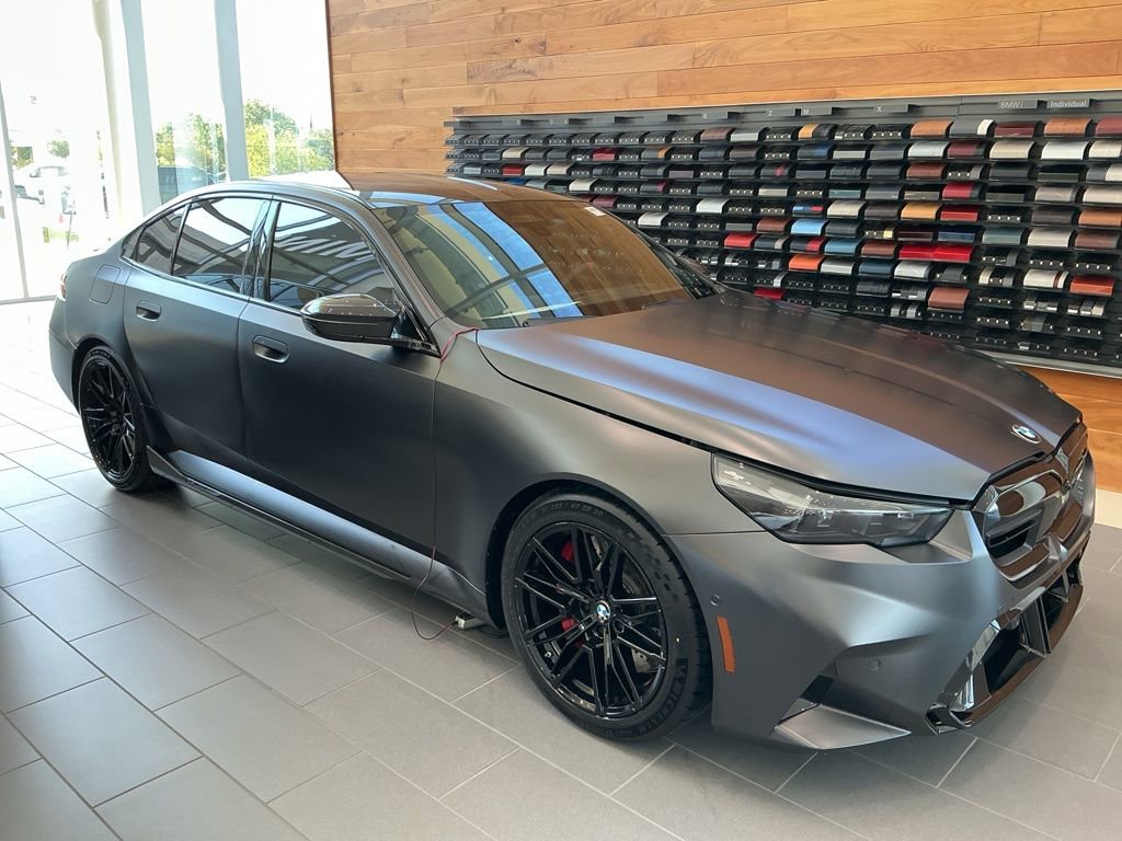 New 2026 BMW M5 w/ Carbon Package image 3