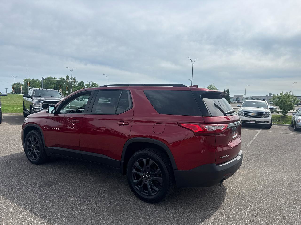 Used 2018 Chevrolet Traverse RS FWD image 3