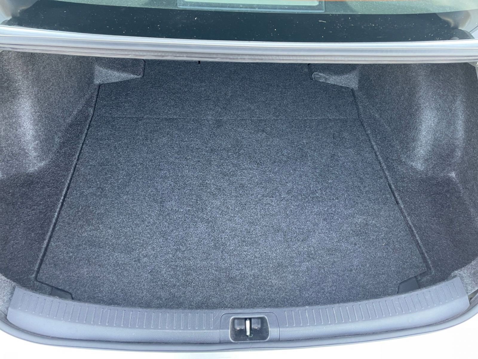 Used 2025 Toyota Corolla LE image 31