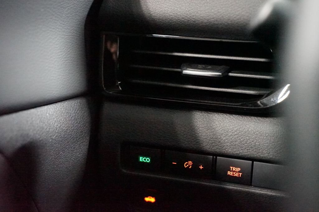 Used 2025 Nissan Sentra SV image 22