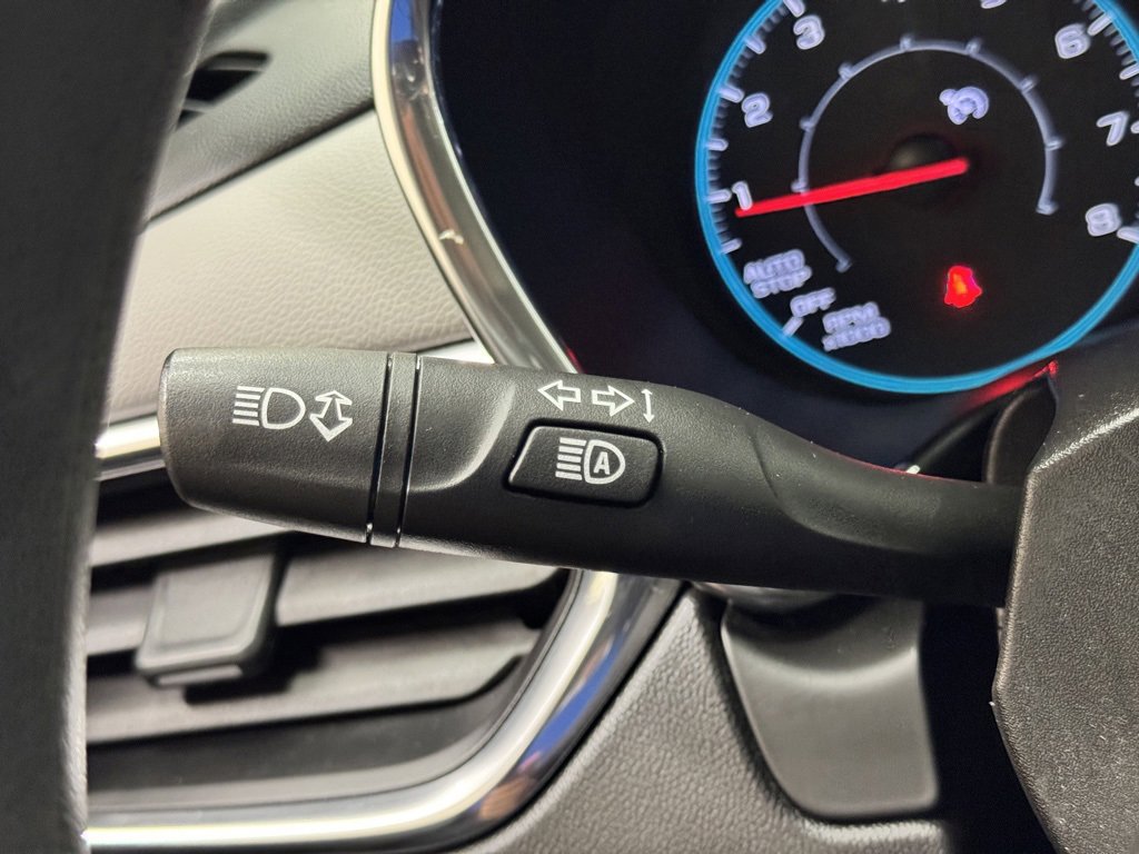 Used 2021 Chevrolet Equinox LS image 20