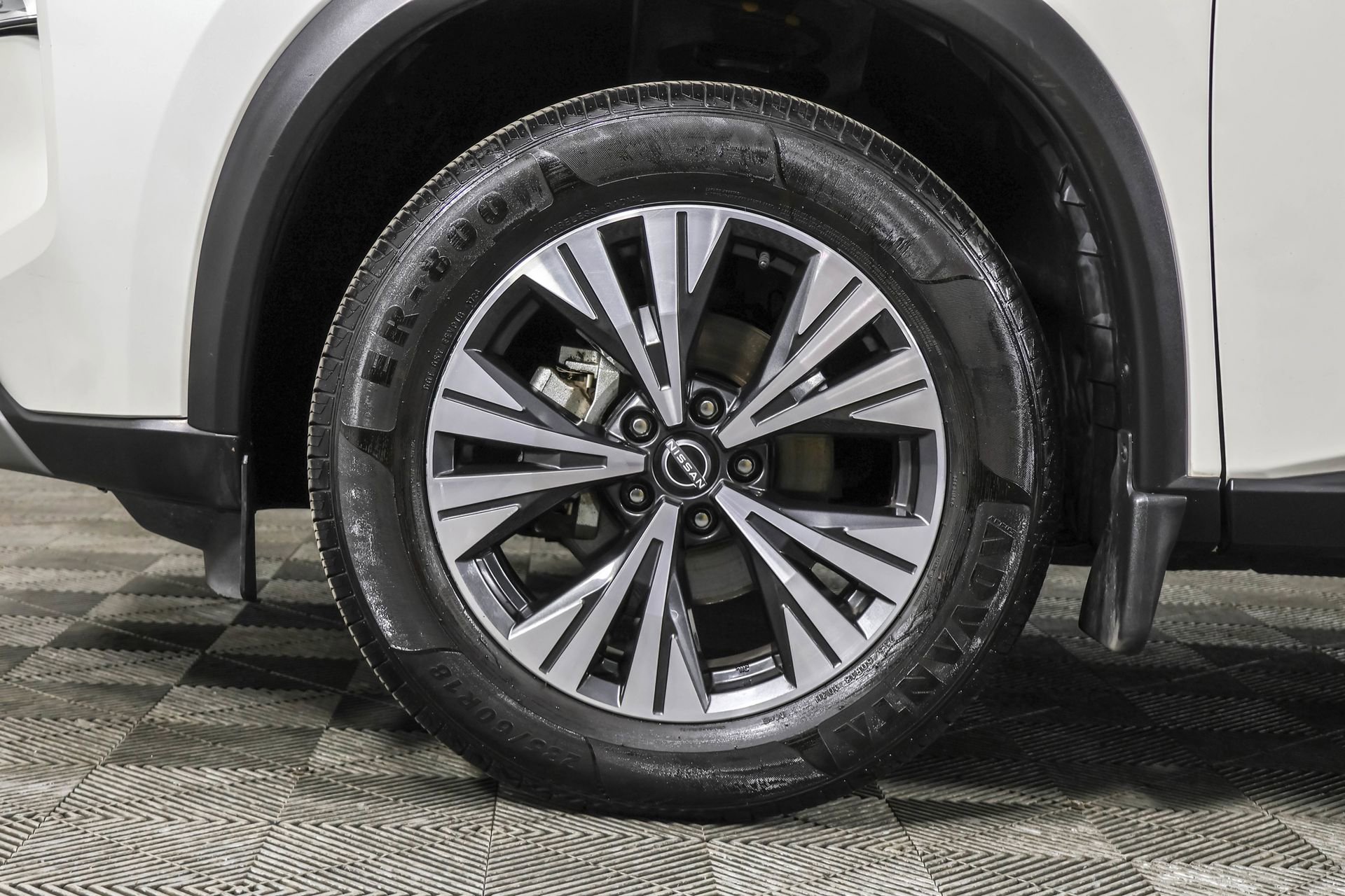 Used 2023 Nissan Rogue SV image 20