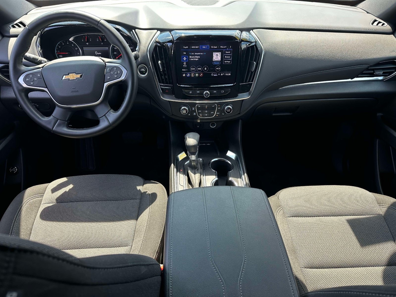 Used 2023 Chevrolet Traverse LT FWD image 12