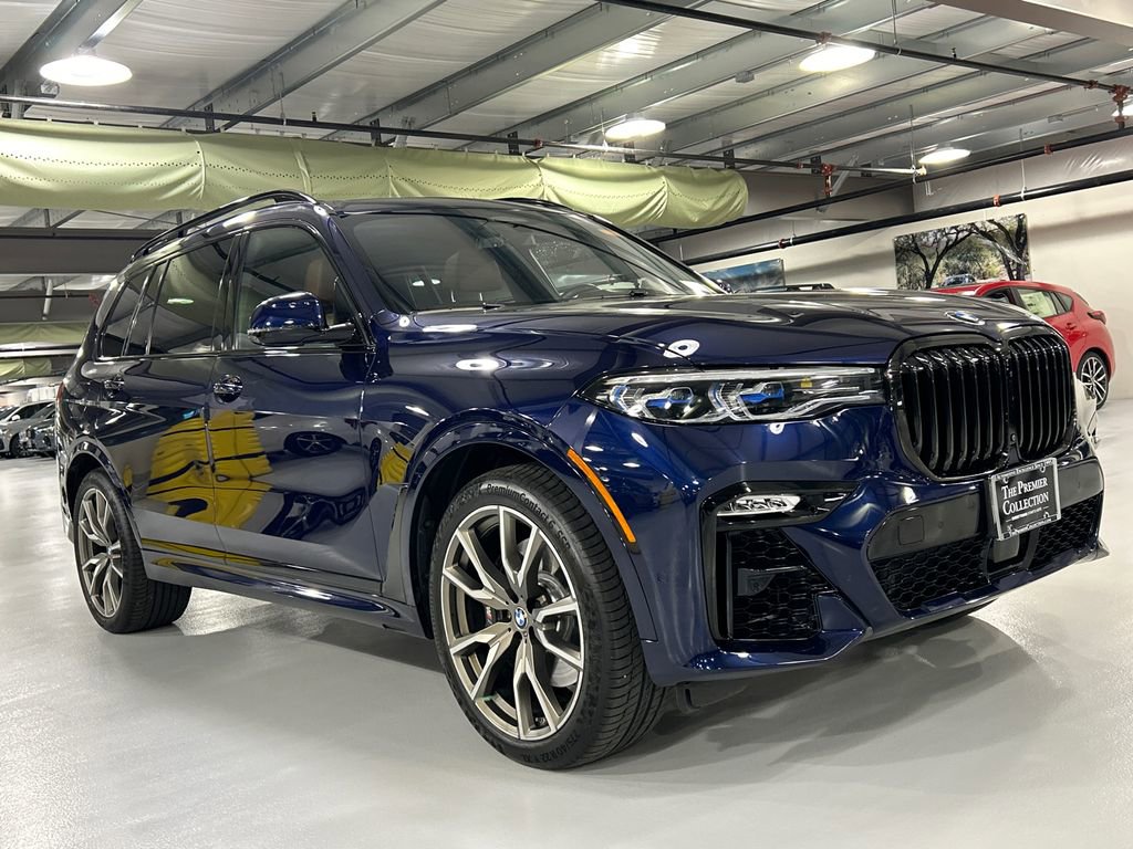Used 2022 BMW X7 M50i AWD/4WD image 1