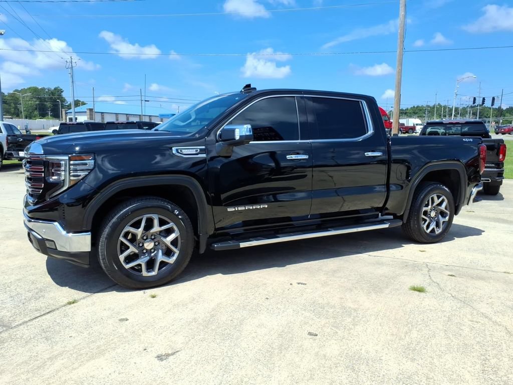 Used 2024 GMC Sierra 1500 SLT w/ SLT Convenience Package AWD/4WD image 4
