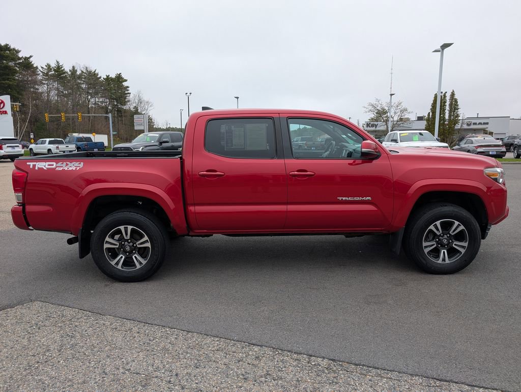 Used 2016 Toyota Tacoma TRD Sport w/ Towing Package AWD/4WD image 6
