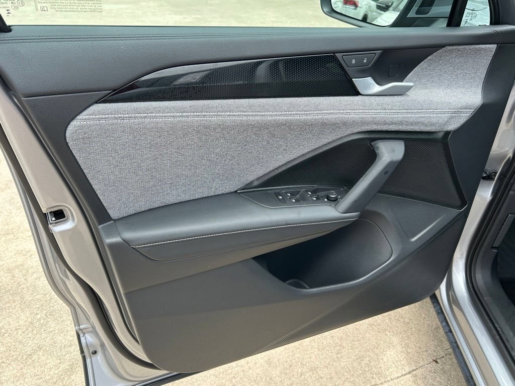 Certified 2025 Volkswagen Tiguan S FWD image 21