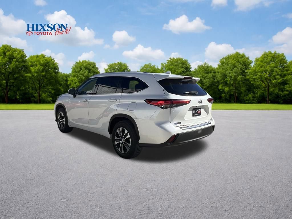 Used 2020 Toyota Highlander XLE image 5