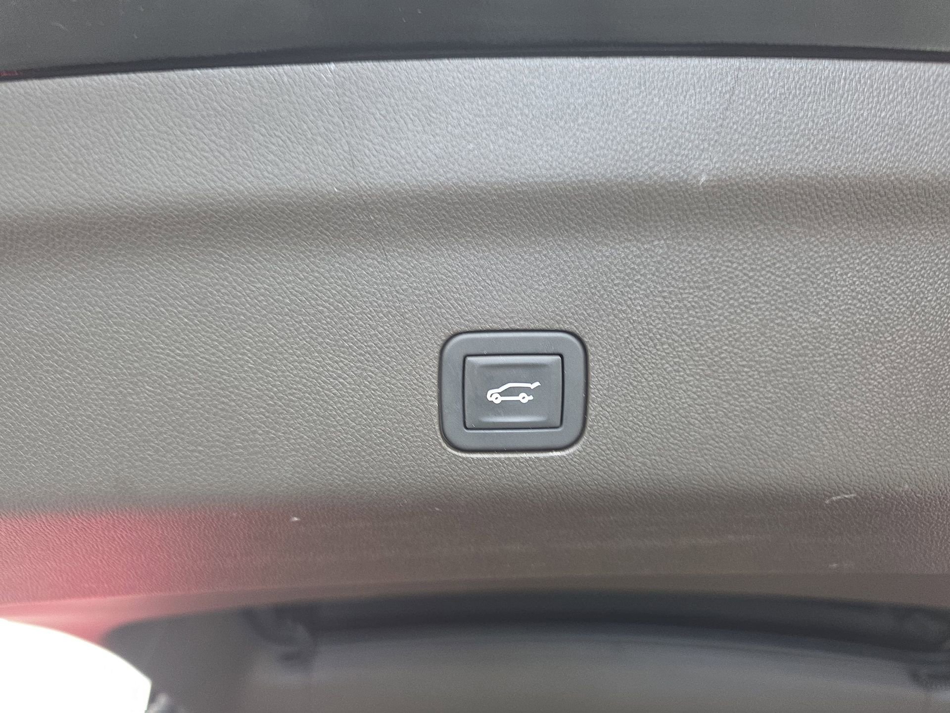 Used 2025 Cadillac Escalade Premium Luxury w/ Touring Package image 13