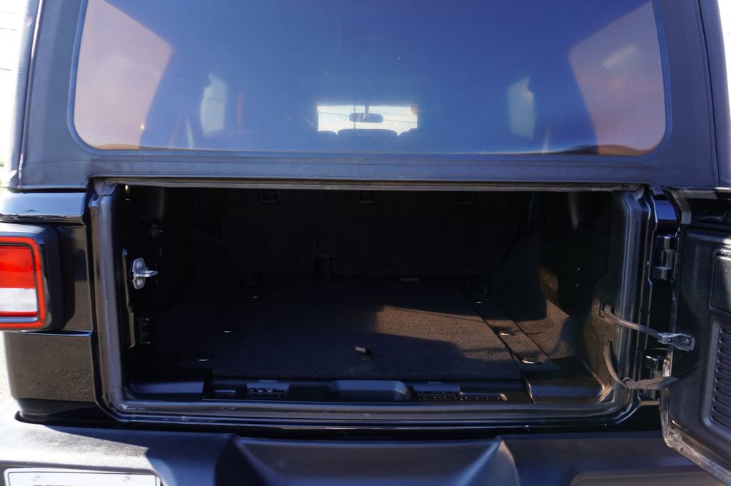 Used 2018 Jeep Wrangler Unlimited Sport image 26