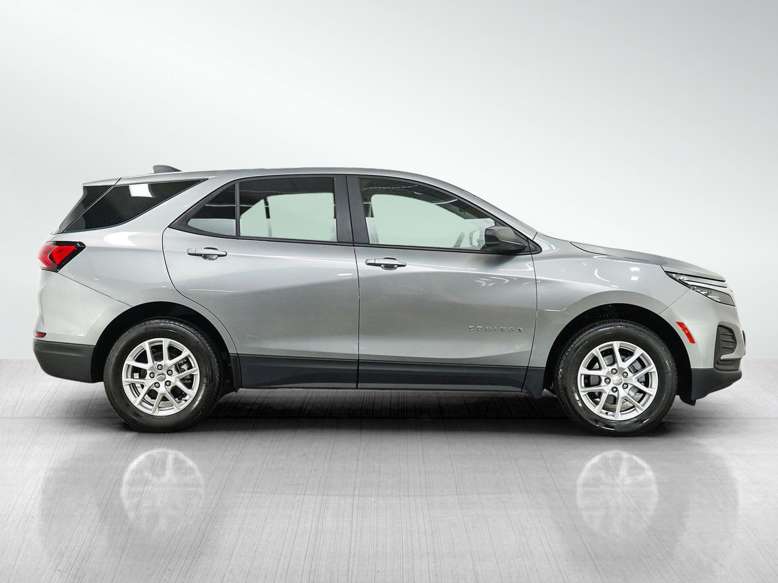 Used 2024 Chevrolet Equinox LS w/ LS Convenience Package AWD/4WD image 6