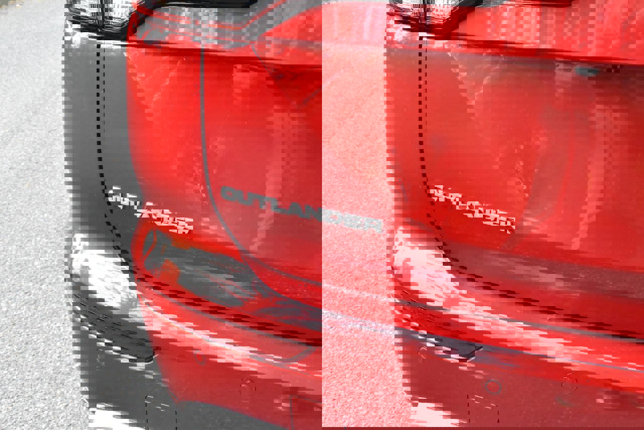 Used 2022 Mitsubishi Outlander SEL image 37