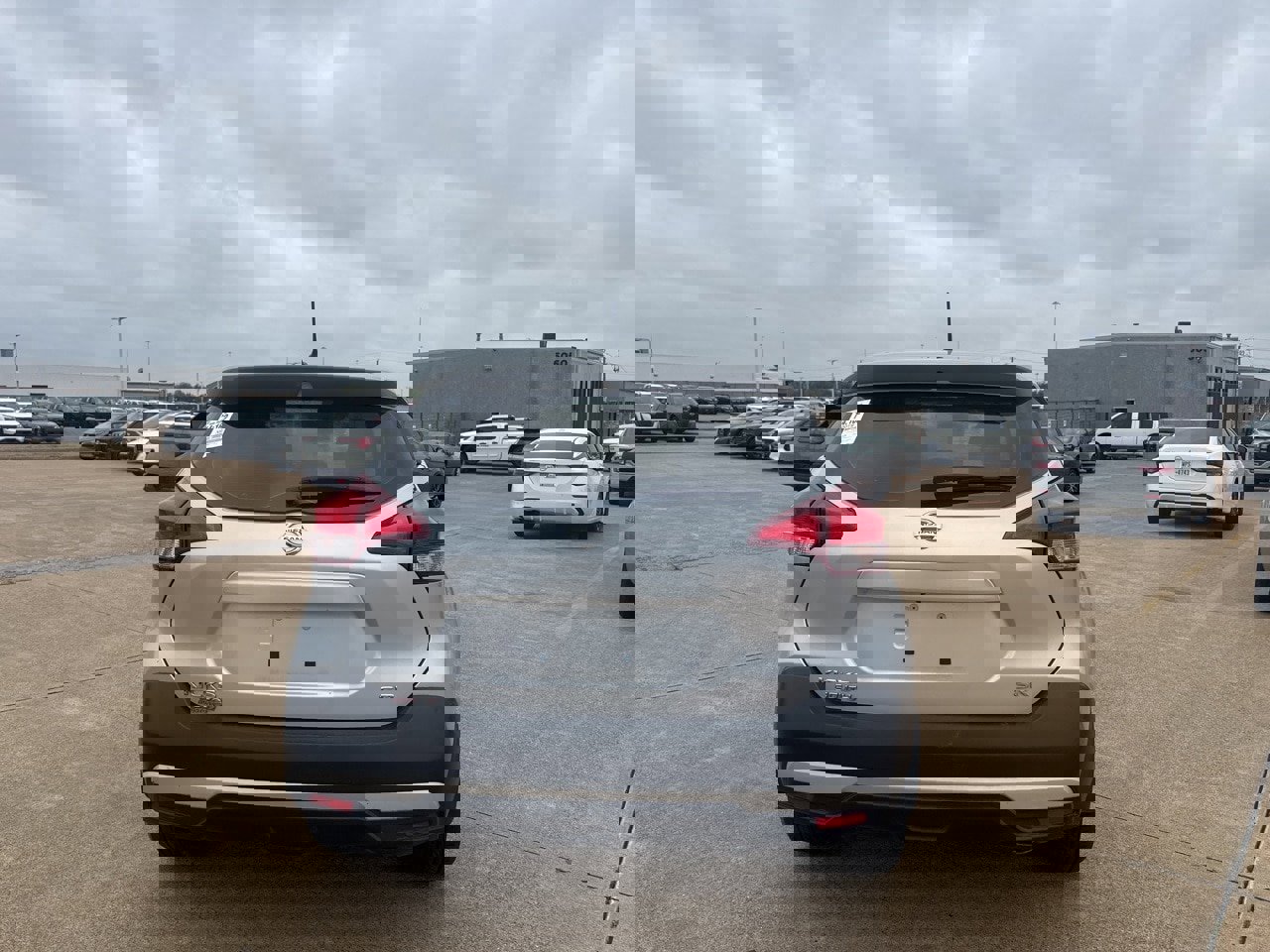 Used 2019 Nissan Kicks SR image 16