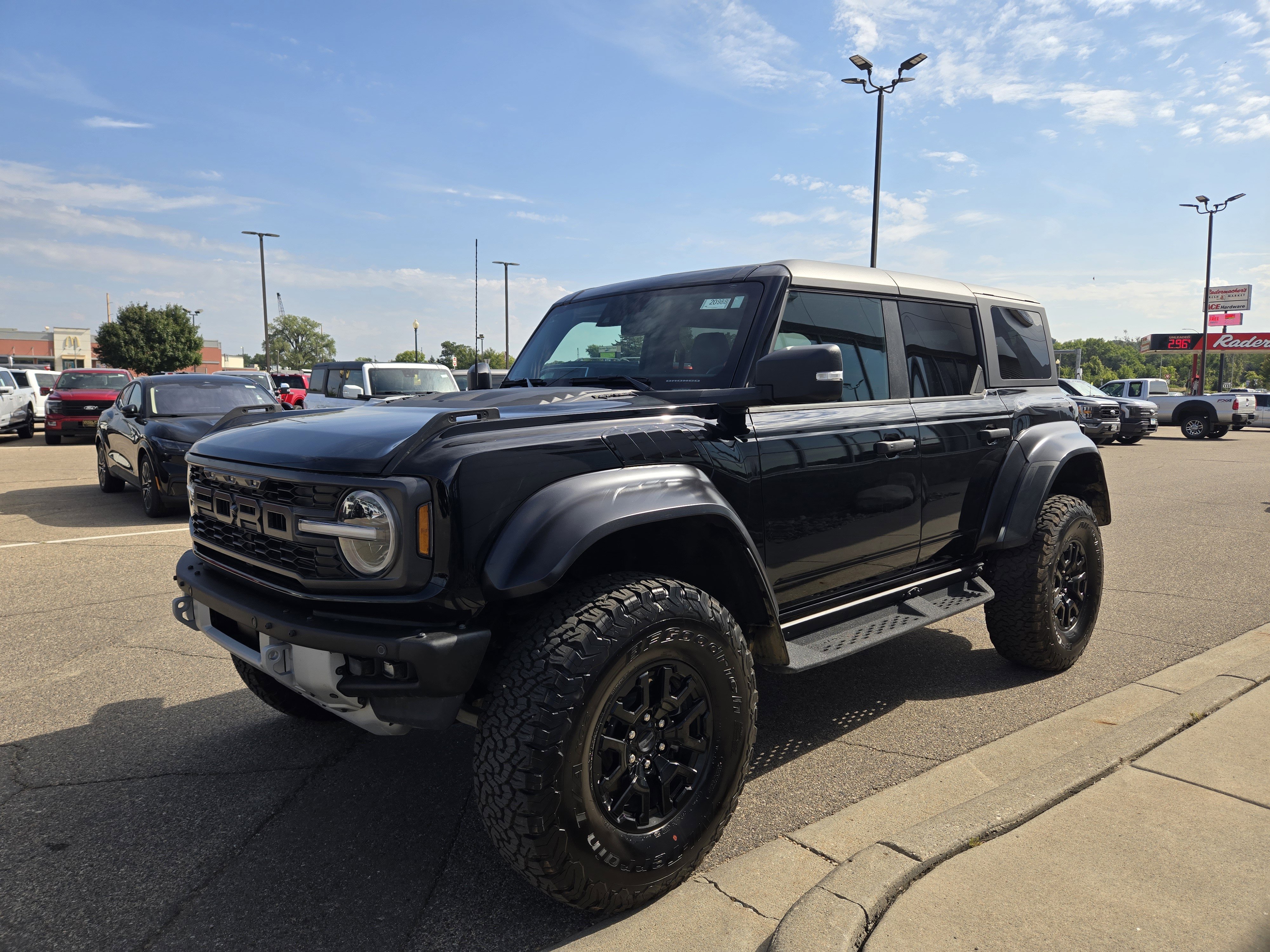 Used 2023 Ford Bronco Raptor w/ Interior Carbon Fiber Pack 6 image 17