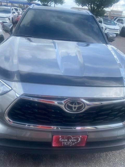 Used 2026 Toyota Highlander Limited AWD/4WD image 16