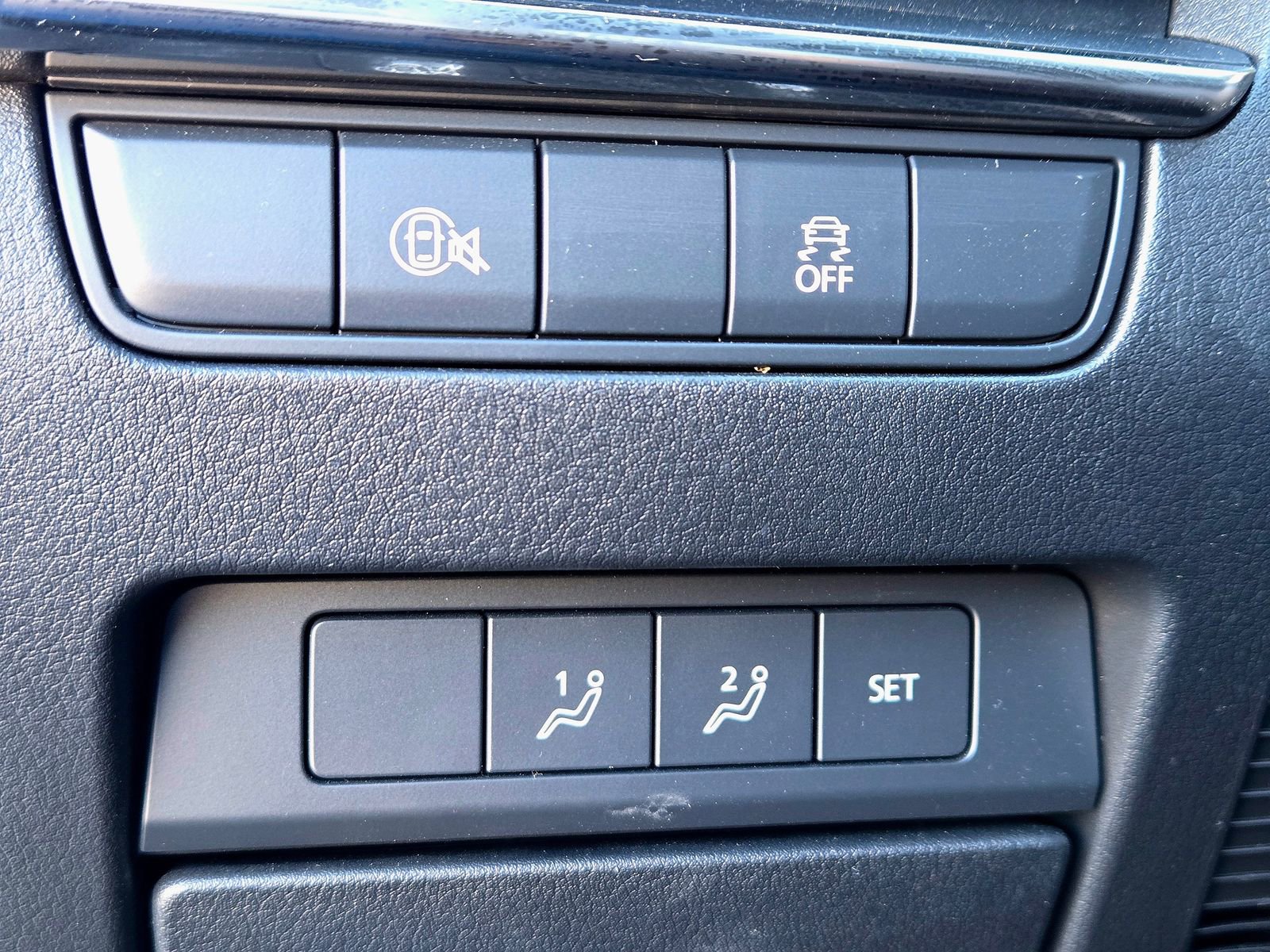 Certified 2025 MAZDA MAZDA3 Carbon image 22