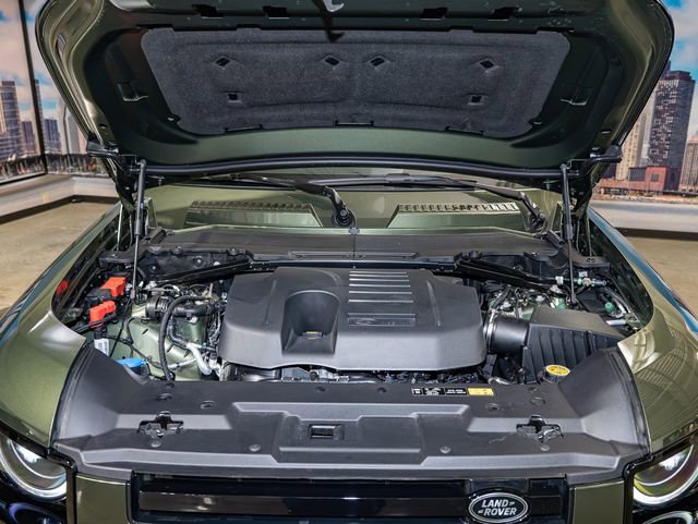 New 2026 Land Rover Defender 130 X-Dynamic SE image 5