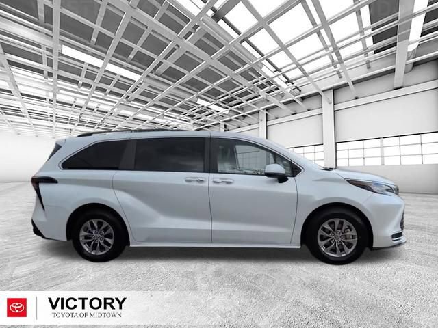 Certified 2023 Toyota Sienna XLE FWD image 2