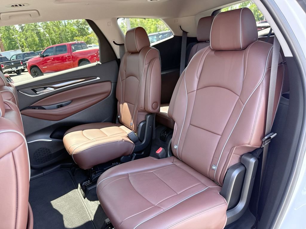Used 2021 Buick Enclave Avenir w/ Avenir Technology Package image 23