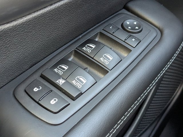 New 2026 Chrysler Voyager LX FWD image 24