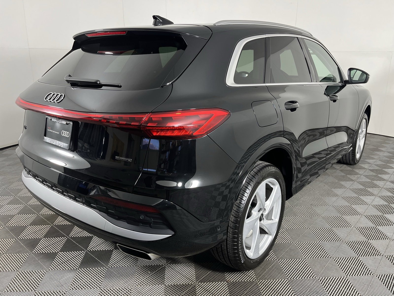 Used 2025 Audi Q5 2.0T Premium Plus w/ Premium Plus image 8